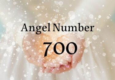 【700】エンジェルナンバー｜ツインレイとの関係は？金運、恋愛、片思いの意味